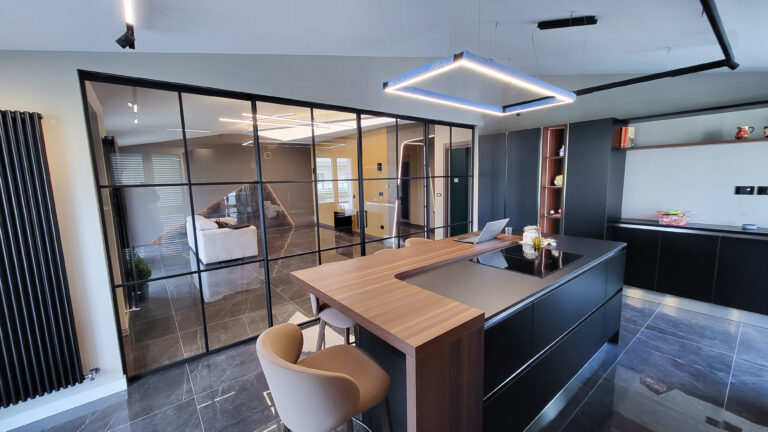 Arredamento Open Space: Consigli e Tendenze per uno Spazio Funzionale e Accogliente